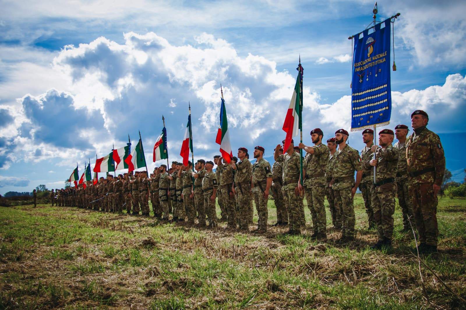 83° ANNIVERSARIO DELLA BATTAGLIA DI EL ALAMEIN E FESTA DELLA SPECIALITA’ PARACADUTISTI. CRONACA DI UNA GIORNATA ENTUSIASMANTE